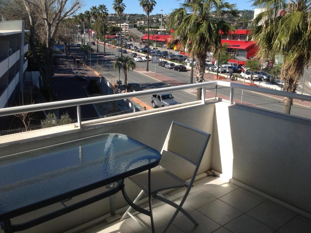 F2 Immeuble Les Pieds Dans L'Eau Leilighet Villeneuve-Loubet Eksteriør bilde